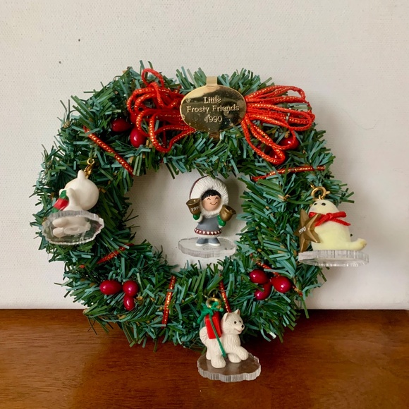 Hallmark Little Frosty Friends Memory Wreath 1990 - All Four Ornaments Included - Picture 1 of 8